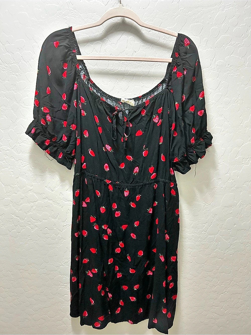 Just Too Sweet Floral Mini Dress in Black & Red Like New